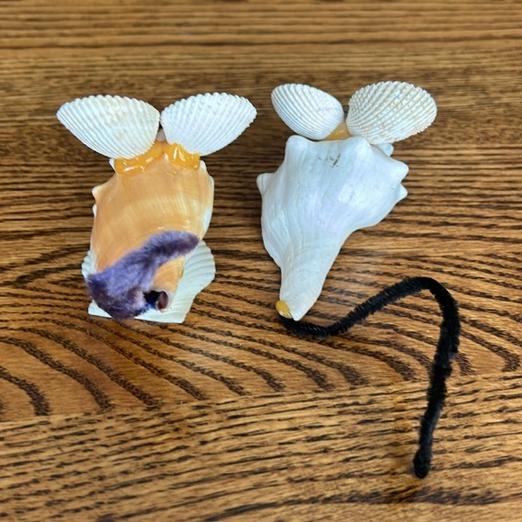 Hand made collectible mouse made from sea shells. Set of 2 - Picture 2 of 2
